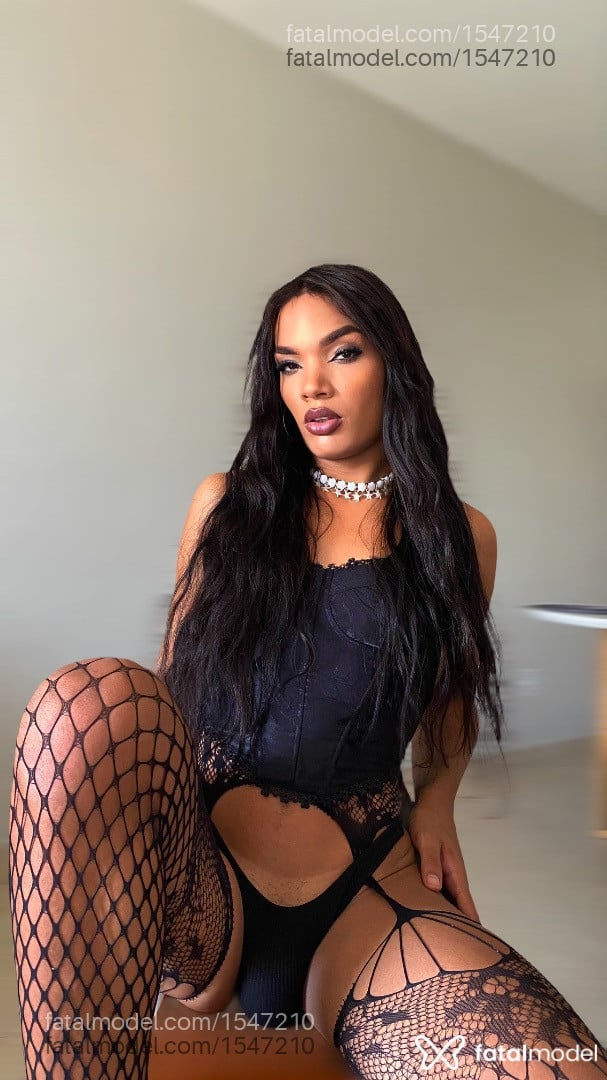 Acompanhante mulher trans morena (o) de olhos castanhos em João Pessoa - Kitty Louise