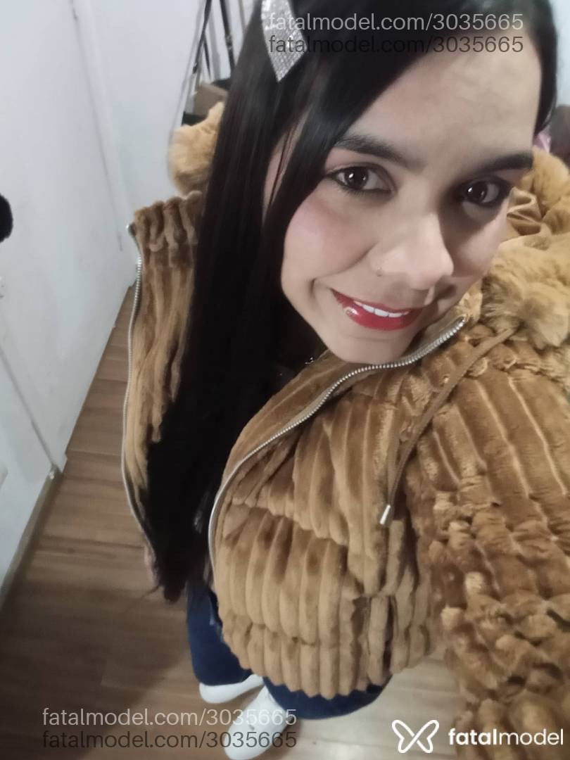 Acompanhante mulher com cabelo castanho de olhos castanhos em Chapecó - Juliana Souza