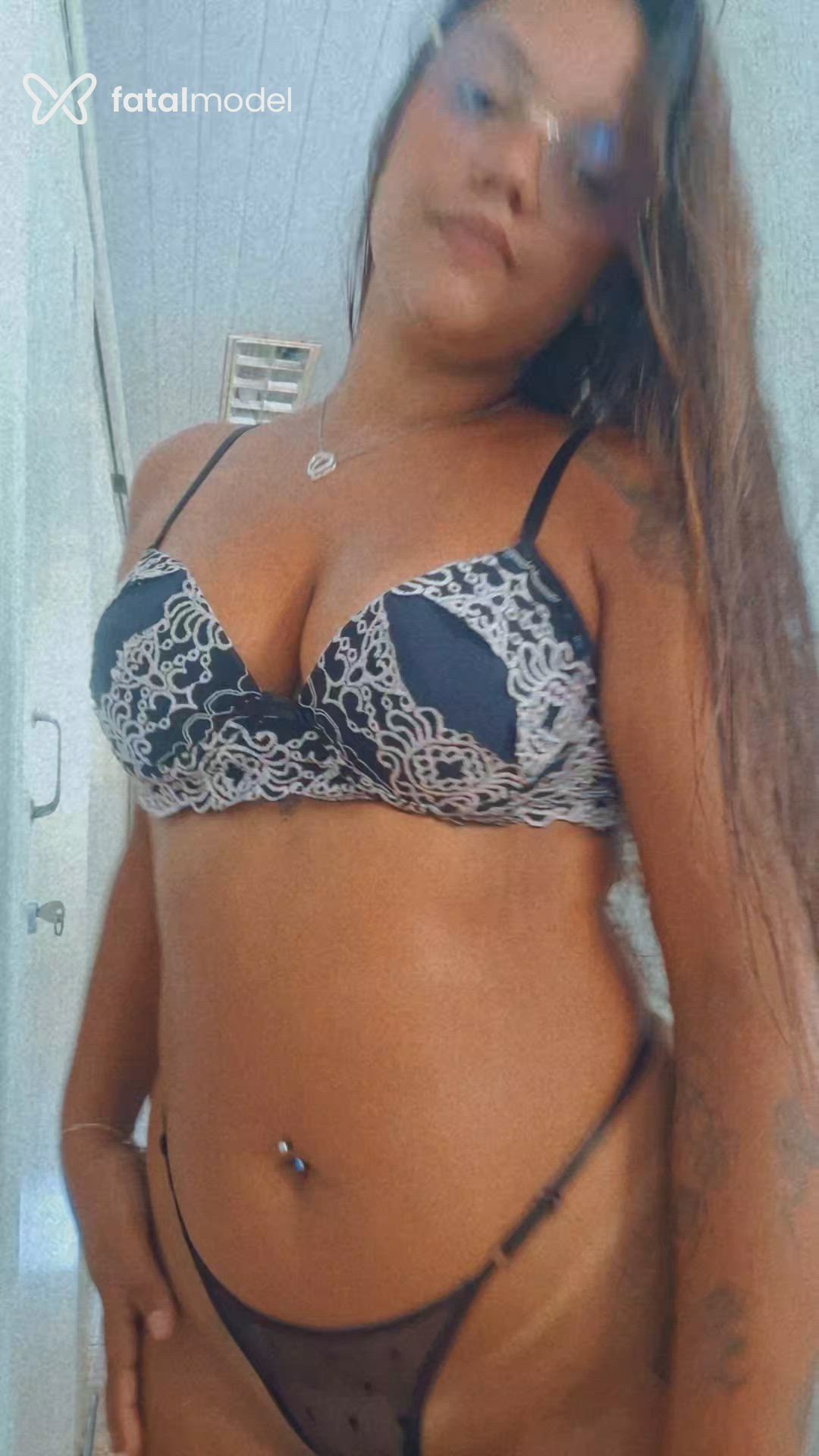 Acompanhante mulher com cabelo castanho de olhos castanhos - Joice