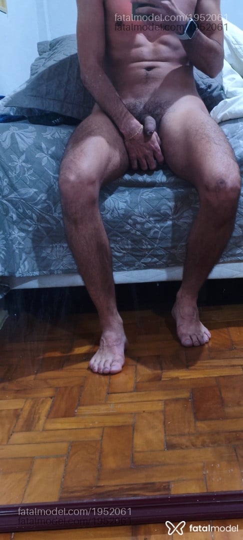 Acompanhante homem com cabelo castanho de olhos castanhos - Ricardo Acompanhante homem com cabelo castanho de olhos castanhos - Ricardo