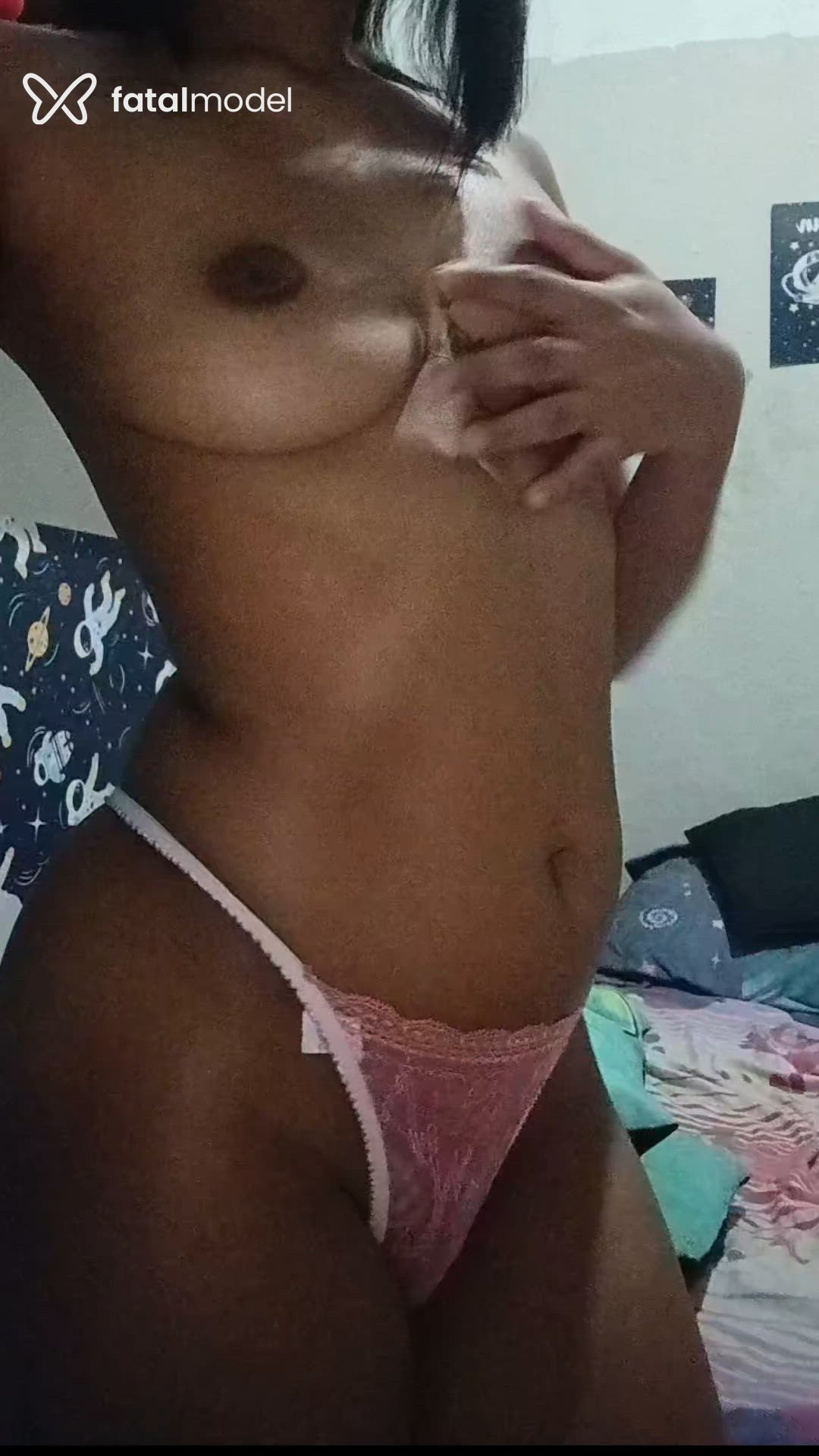 Acompanhante mulher morena (o) de olhos pretos em Virtual Acompanhante mulher morena (o) de olhos pretos em Virtual - Alicia