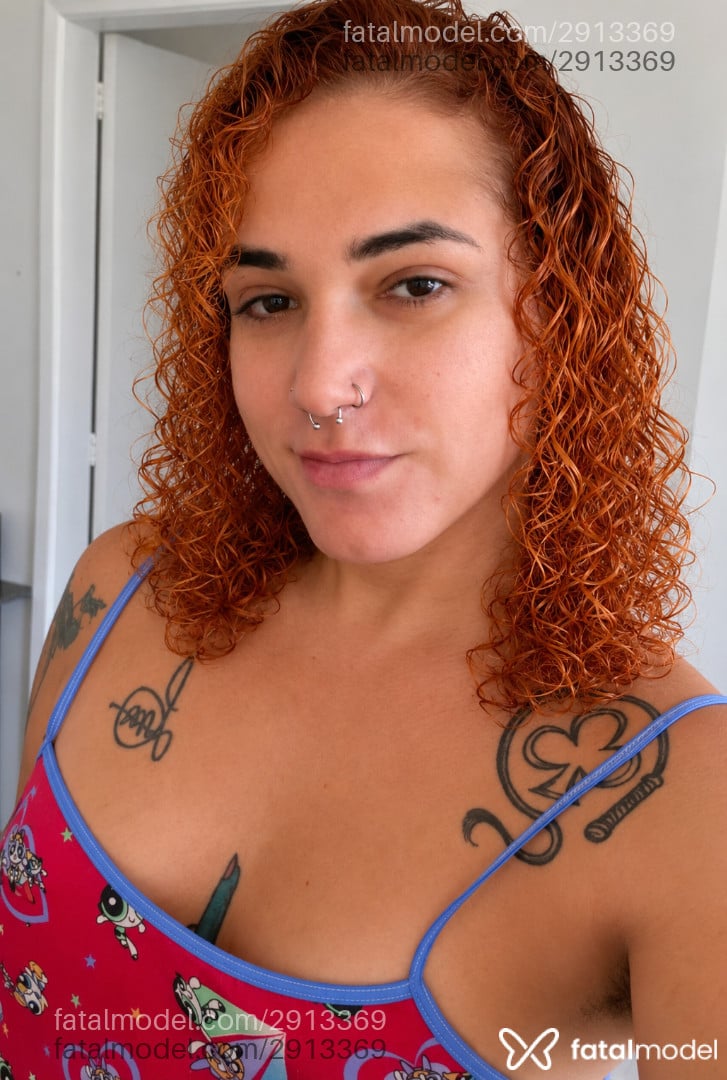 Acompanhante mulher trans ruiva (o) de olhos pretos em Rio de Janeiro - Domme Isis