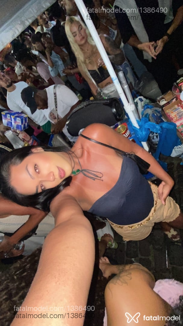 Acompanhante mulher trans morena (o) de olhos verdes em Ribeirão Preto - Isadora liberato