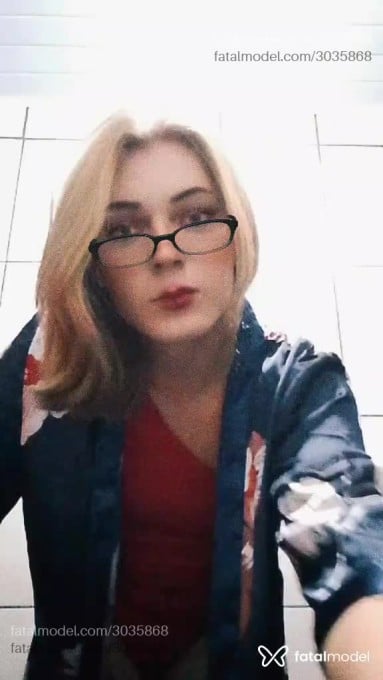Acompanhante mulher trans ruiva (o) de olhos azuis em Piên - Kauane Tschoeke