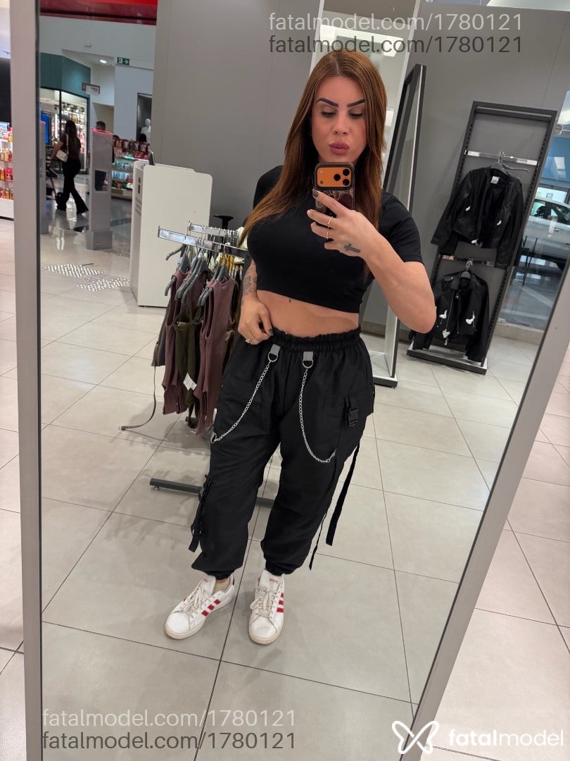 Acompanhante mulher trans com cabelo castanho de olhos castanhos em Três Pontas Acompanhante mulher trans com cabelo castanho de olhos castanhos em Três Pontas - Laura Proine