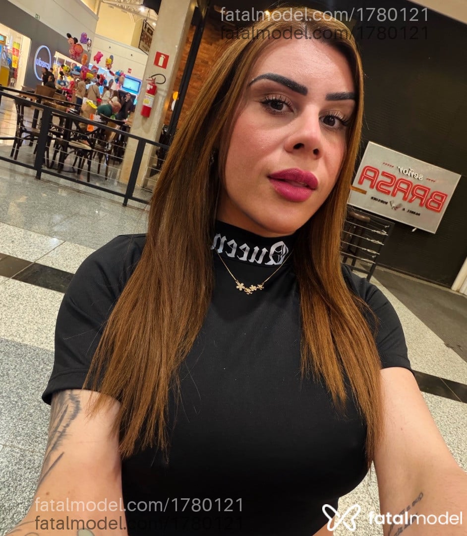 Acompanhante mulher trans com cabelo castanho de olhos castanhos em Três Pontas Acompanhante mulher trans com cabelo castanho de olhos castanhos em Três Pontas - Laura Proine