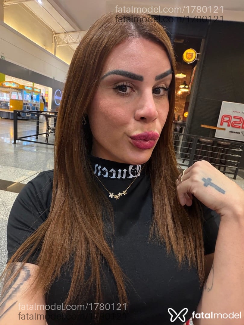Acompanhante mulher trans com cabelo castanho de olhos castanhos em Três Pontas Acompanhante mulher trans com cabelo castanho de olhos castanhos em Três Pontas - Laura Proine