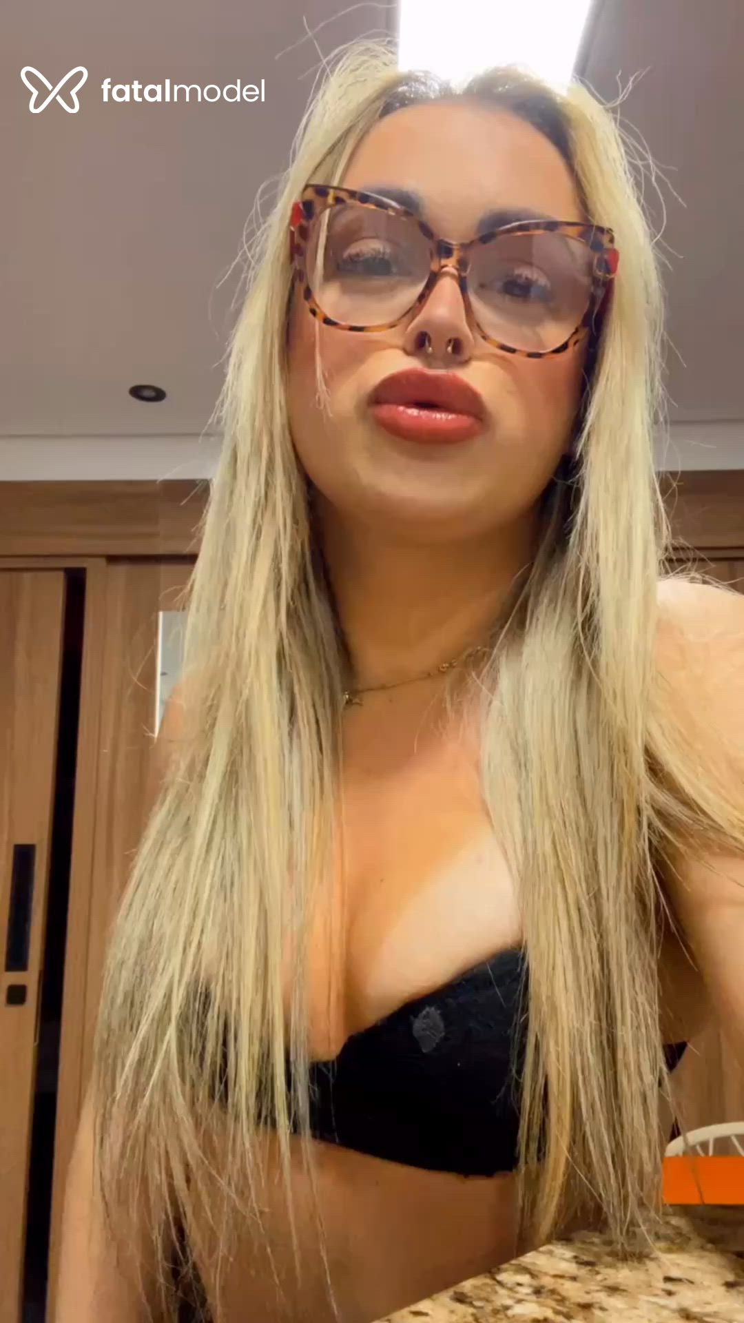 Acompanhante travesti loira (o) de olhos castanhos em Pelotas Acompanhante travesti loira (o) de olhos castanhos em Pelotas - Luiza