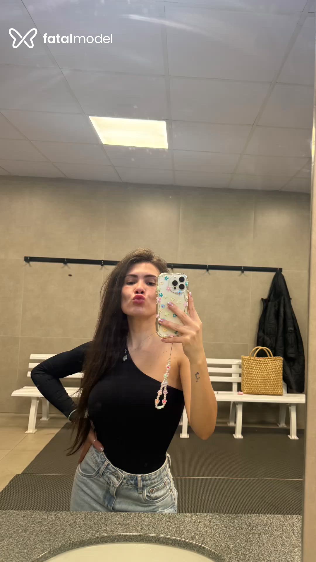 Acompanhante mulher com cabelo castanho de olhos castanhos - Marina