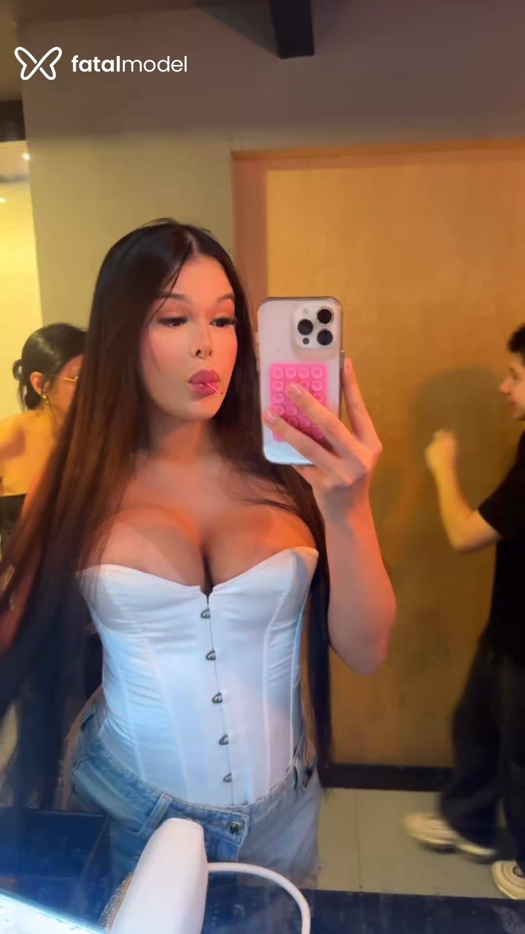 Acompanhante mulher trans morena (o) de olhos castanhos - Lorena Vitoria Acompanhante mulher trans morena (o) de olhos castanhos - Lorena Vitoria