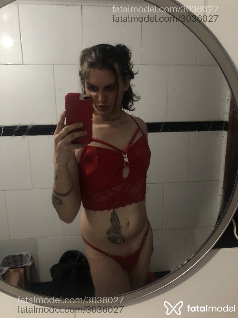 Acompanhante mulher trans loira (o) de olhos castanhos em Araucária - Submissarosinha
