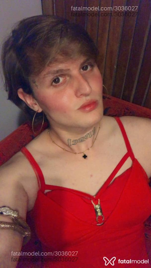 Acompanhante mulher trans loira (o) de olhos castanhos em Araucária Acompanhante mulher trans loira (o) de olhos castanhos em Araucária - Submissarosinha