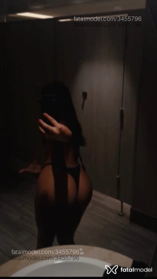 Acompanhante mulher morena (o) de olhos mel em Curitiba Acompanhante mulher morena (o) de olhos mel em Curitiba - Mahconha