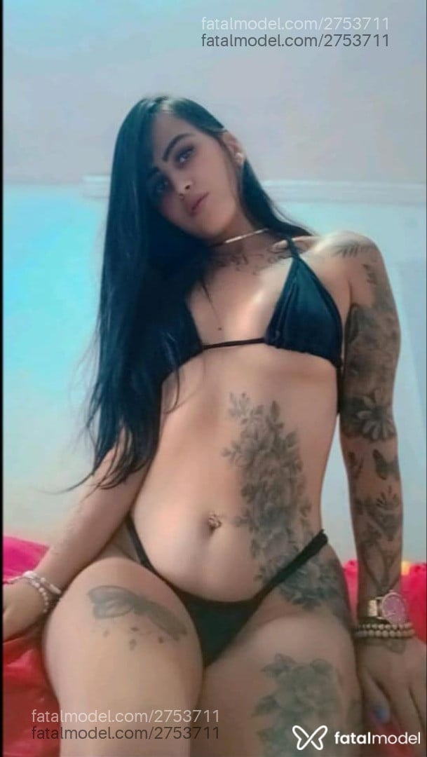 Acompanhante mulher com cabelo castanho de olhos castanhos em Armação dos Búzios - Mirella