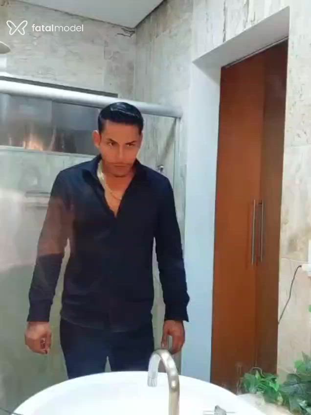 Acompanhante homem com cabelo castanho de olhos castanhos - King Maikon