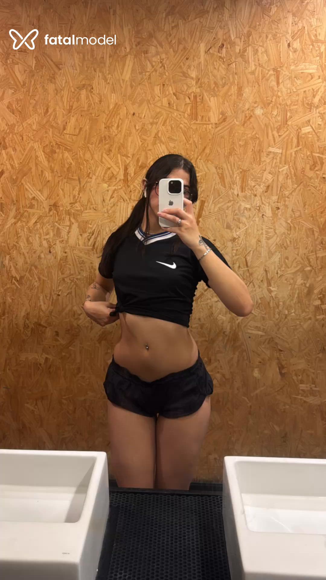 Acompanhante mulher trans morena (o) de olhos verdes - Gabi Acompanhante mulher trans morena (o) de olhos verdes - Gabi