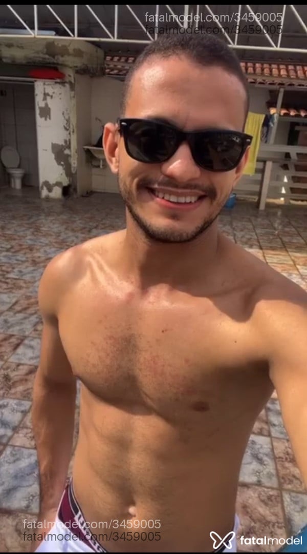 Acompanhante homem morena (o) de olhos castanhos em Governador Valadares Acompanhante homem morena (o) de olhos castanhos em Governador Valadares - Pedro