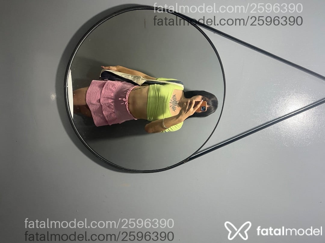 Acompanhante mulher trans com cabelo castanho de olhos castanhos em Rio Verde - Helena