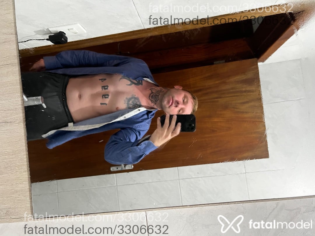 Acompanhante homem loira (o) de olhos verdes em Araranguá - Junior