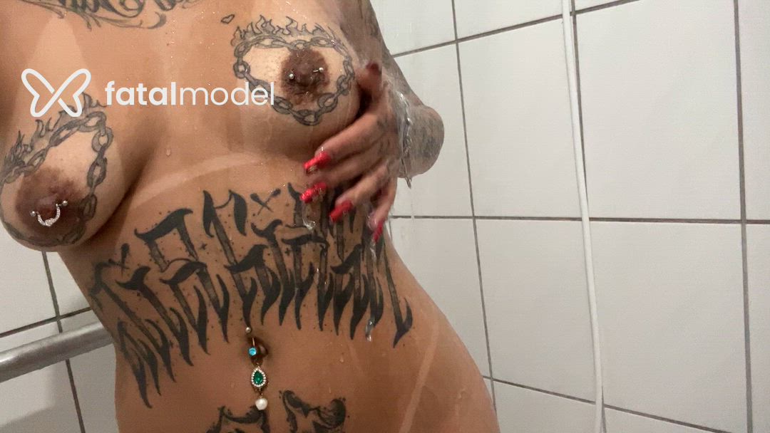 Acompanhante mulher morena (o) de olhos castanhos - Ravena Maze