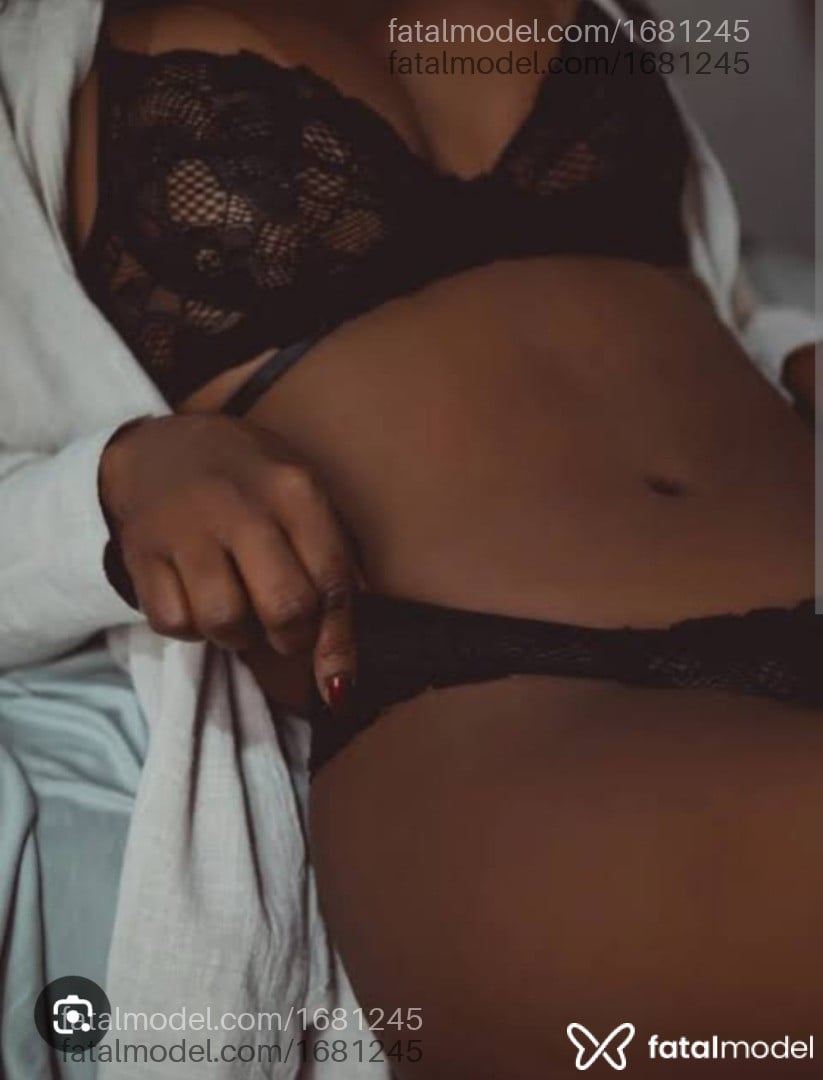 Acompanhante mulher com cabelo castanho de olhos pretos - Baianinhah