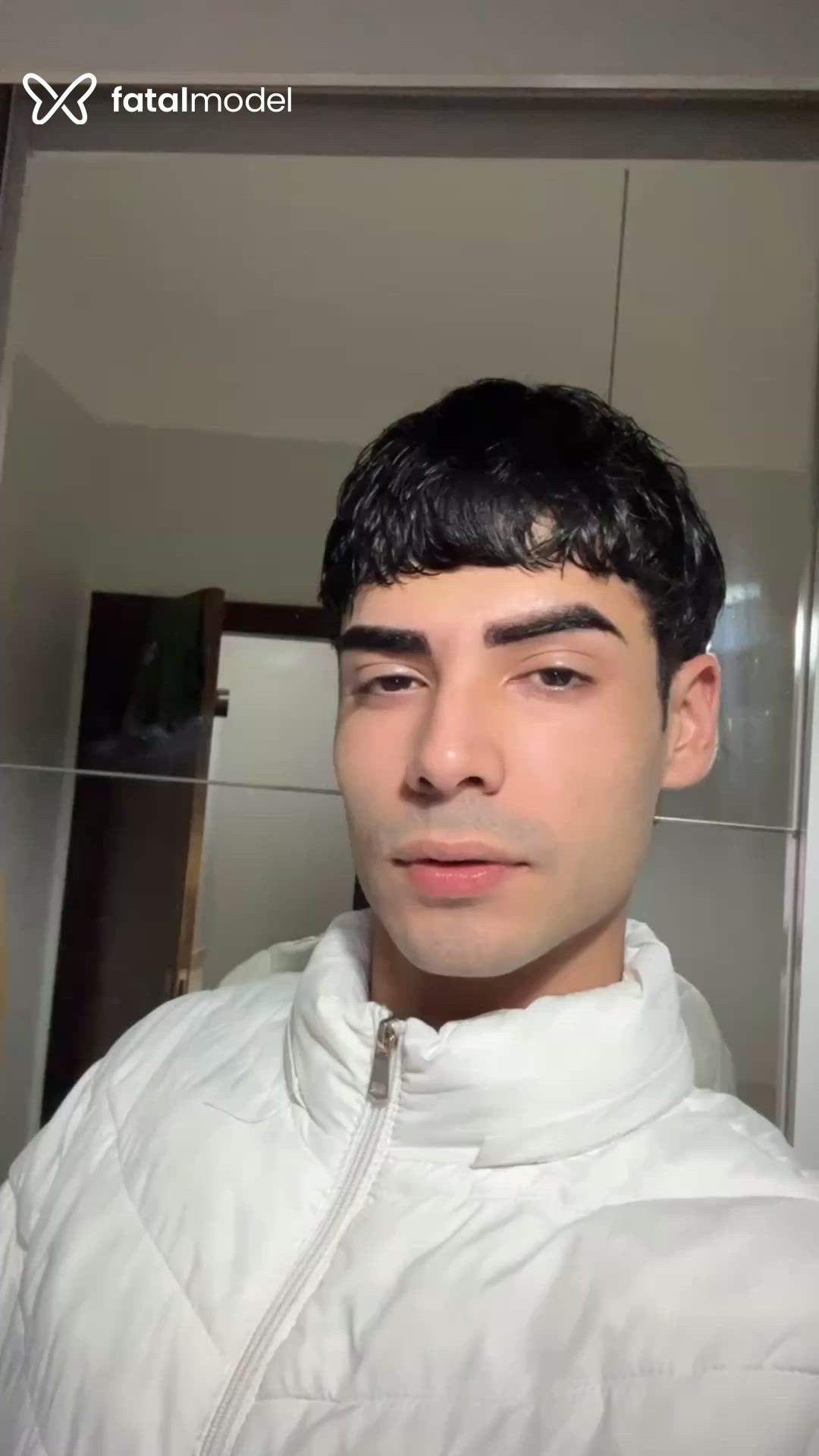 Acompanhante homem morena (o) de olhos castanhos em Uberlândia - Matheus