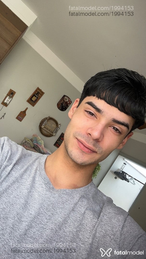 Acompanhante homem morena (o) de olhos castanhos em Uberlândia - Matheus