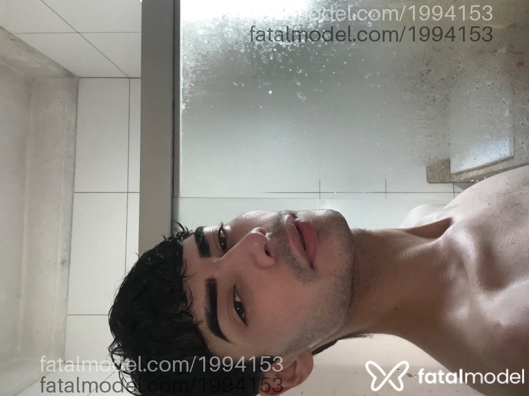 Acompanhante homem morena (o) de olhos castanhos em Uberlândia - Matheus