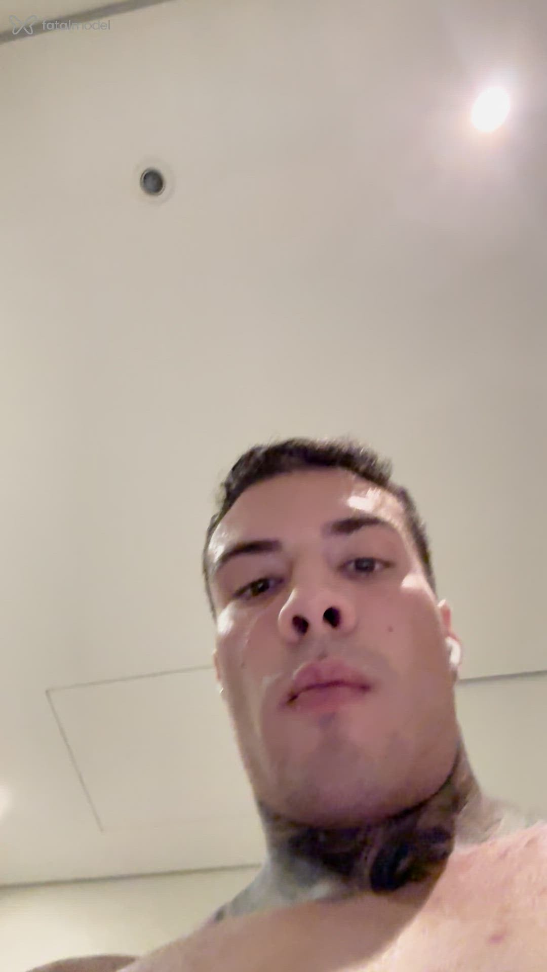 Acompanhante homem com cabelo castanho de olhos cinza em São Paulo Acompanhante homem com cabelo castanho de olhos cinza em São Paulo - Rafamarttinz