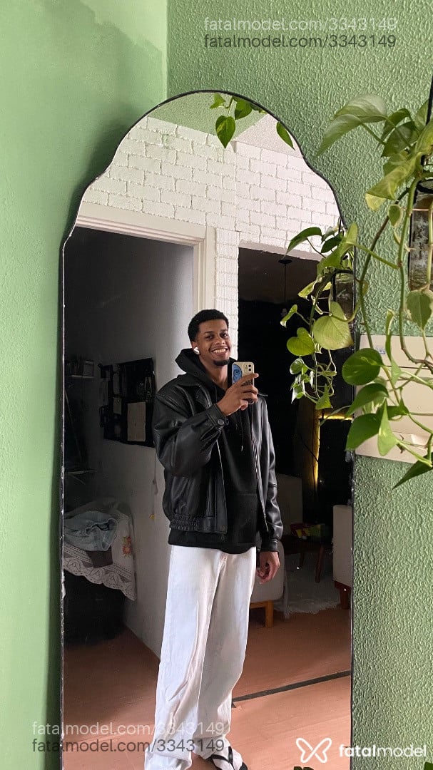 Acompanhante homem morena (o) de olhos castanhos em São Paulo Acompanhante homem morena (o) de olhos castanhos em São Paulo - Vinicius