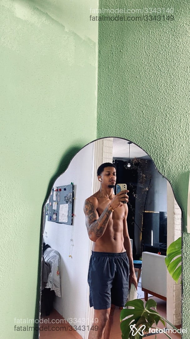 Acompanhante homem morena (o) de olhos castanhos em São Paulo - Vinicius