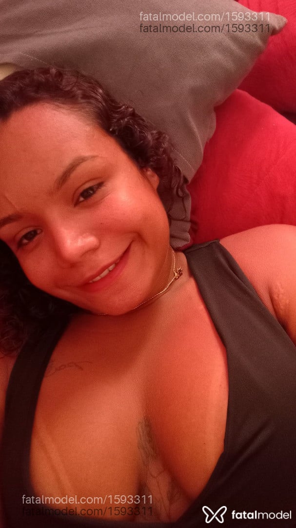 Acompanhante mulher morena (o) de olhos castanhos em São Miguel do Guaporé - Safira Lee