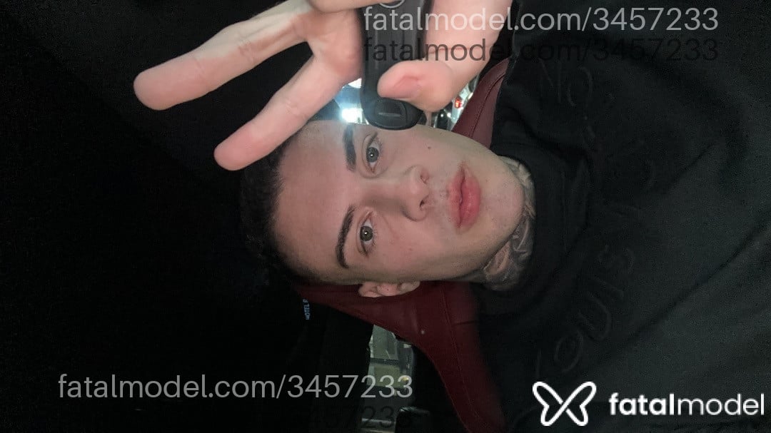 Acompanhante homem com cabelo castanho de olhos cinza em Virtual - Rafamarttinz