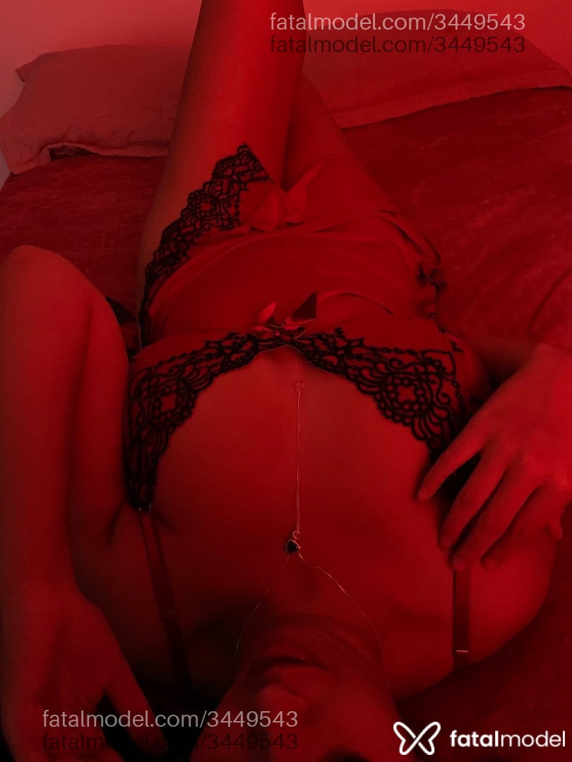 Acompanhante mulher morena (o) de olhos castanhos - Kiara Sanches