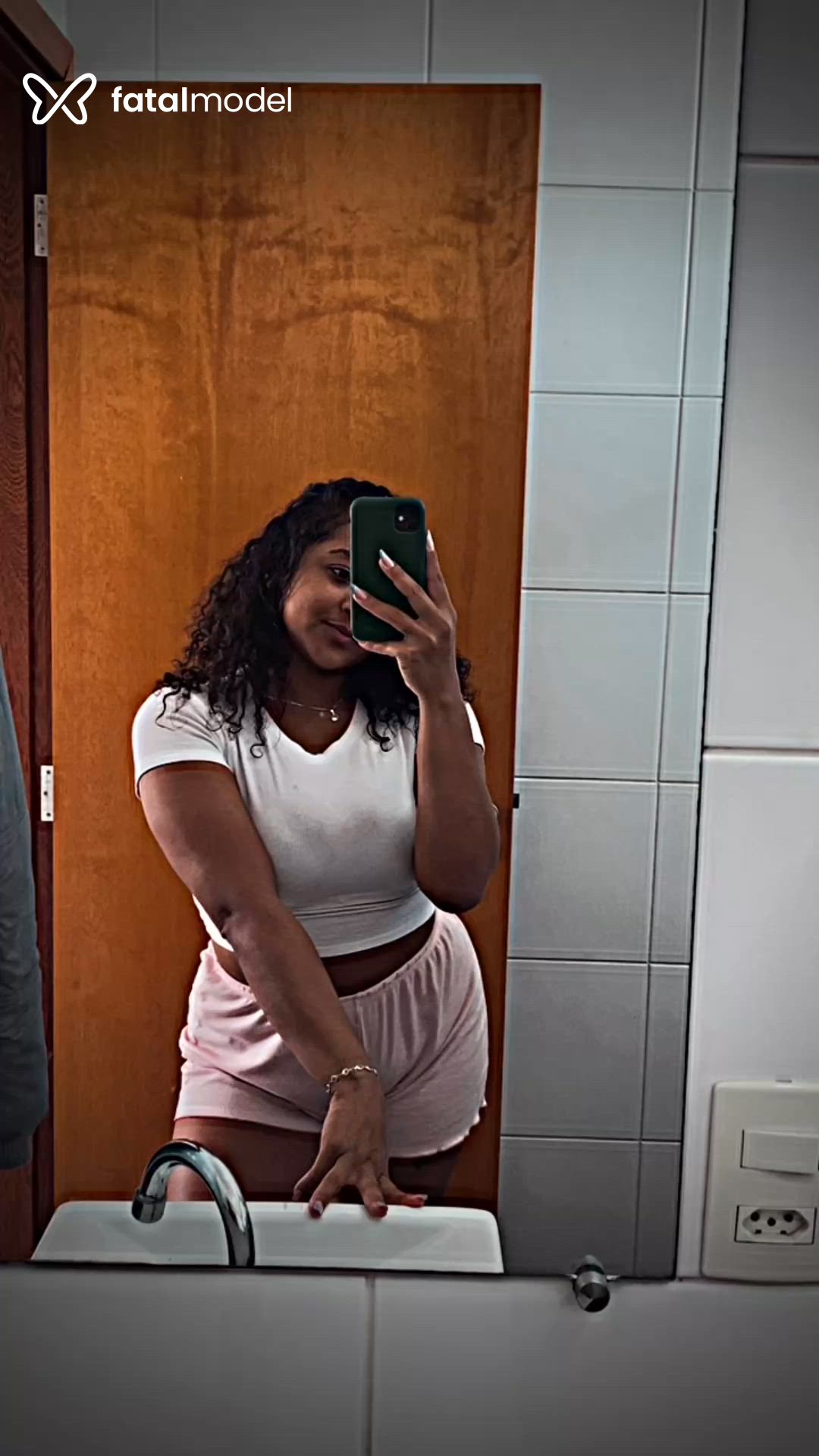 Acompanhante mulher morena (o) de olhos castanhos em Limeira Acompanhante mulher morena (o) de olhos castanhos em Limeira - Gabi Salles
