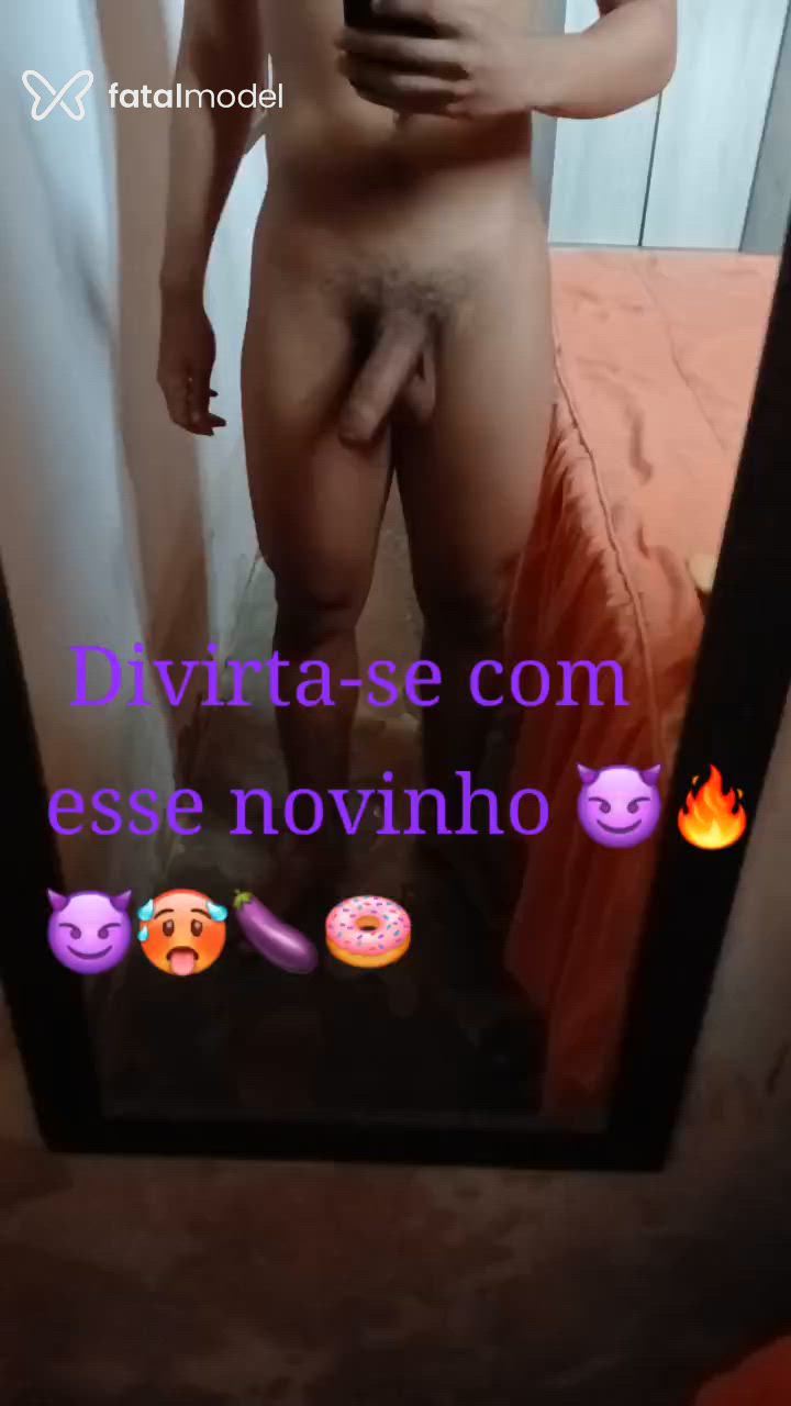Acompanhante homem sem cabelo de olhos castanhos em Aporá Acompanhante homem sem cabelo de olhos castanhos em Aporá - Carmesim