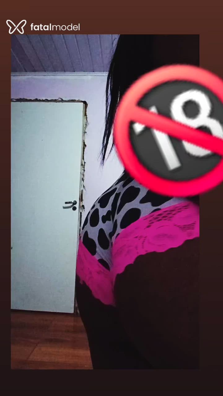 Acompanhante mulher morena (o) de olhos pretos - Yndaiá Maia