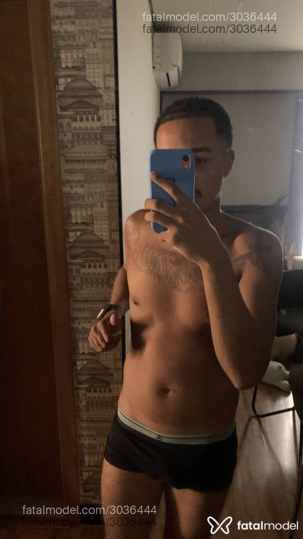 Acompanhante homem morena (o) de olhos castanhos - Assis