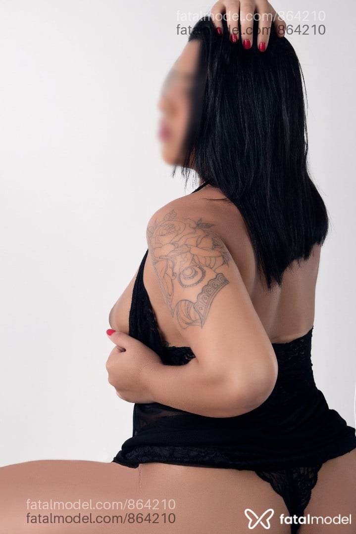 Acompanhante mulher morena (o) de olhos castanhos em Belo Horizonte - Ayani