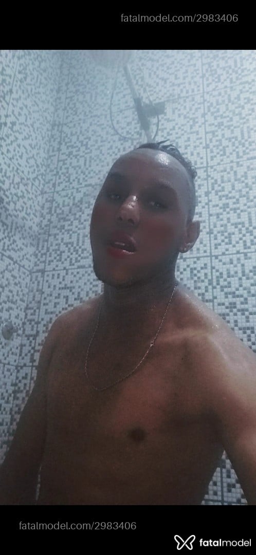 Acompanhante homem morena (o) de olhos castanhos - Pretokay Acompanhante homem morena (o) de olhos castanhos - Pretokay