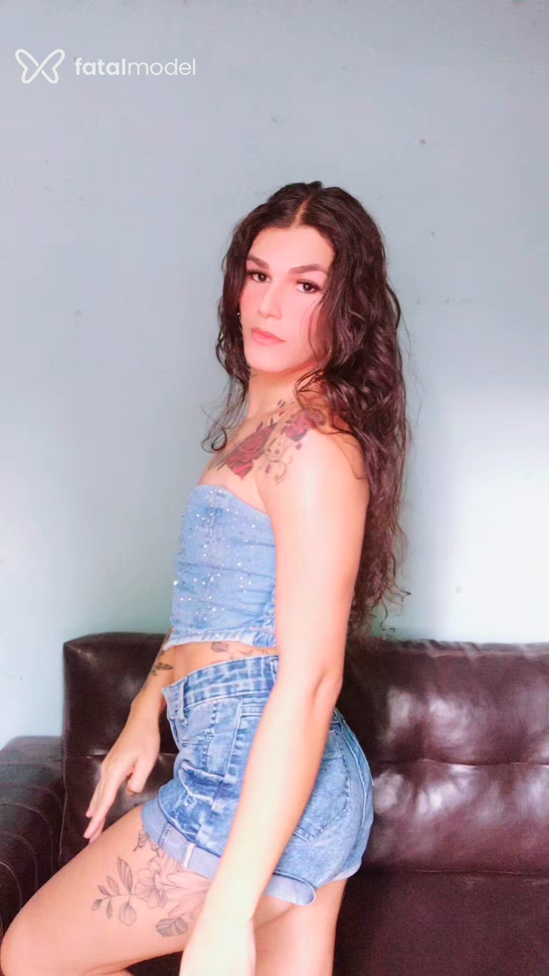 Acompanhante mulher trans com cabelo castanho de olhos castanhos em Porto Seguro Acompanhante mulher trans com cabelo castanho de olhos castanhos em Porto Seguro - Axell Céu