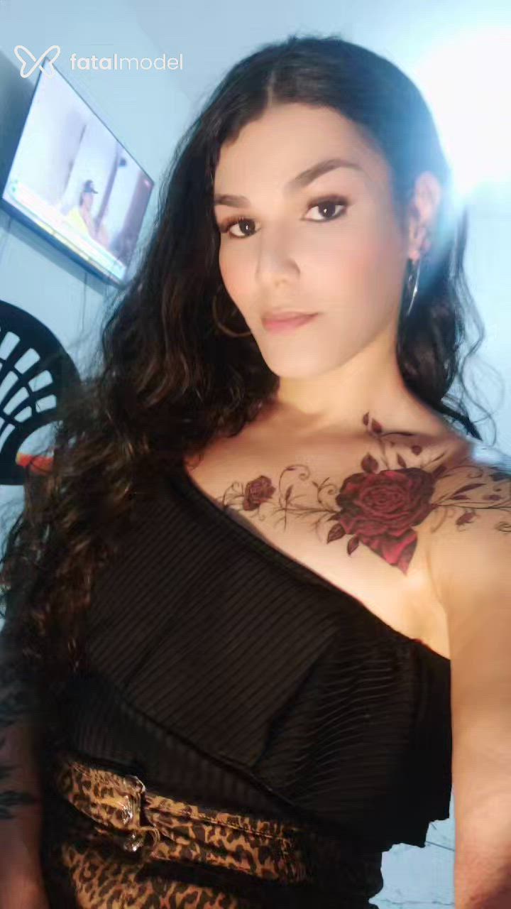 Acompanhante mulher trans com cabelo castanho de olhos castanhos em Porto Seguro Acompanhante mulher trans com cabelo castanho de olhos castanhos em Porto Seguro - Axell Céu