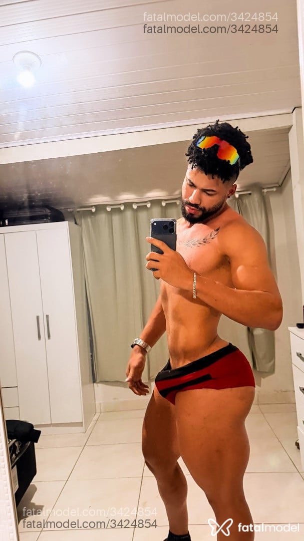 Acompanhante homem morena (o) de olhos castanhos - Rabaoogg Acompanhante homem morena (o) de olhos castanhos - Rabaoogg