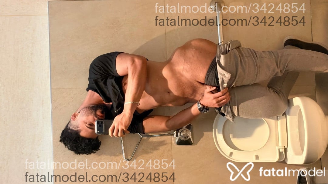 Acompanhante homem morena (o) de olhos castanhos - Rabaoogg Acompanhante homem morena (o) de olhos castanhos - Rabaoogg