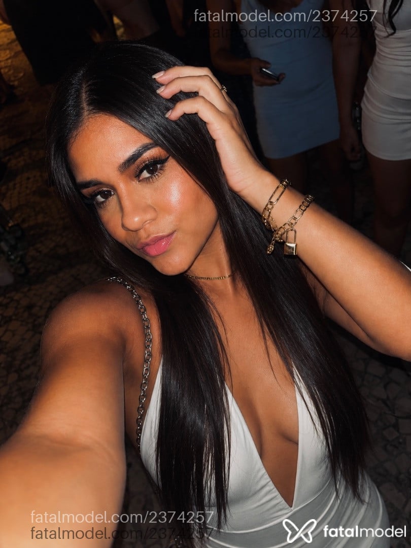 Acompanhante mulher com cabelo castanho de olhos castanhos em Guarapuava - Amanda Cristina