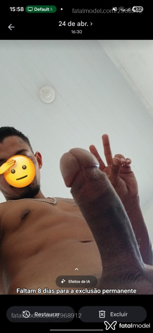 Acompanhante homem morena (o) de olhos castanhos - Vetiin