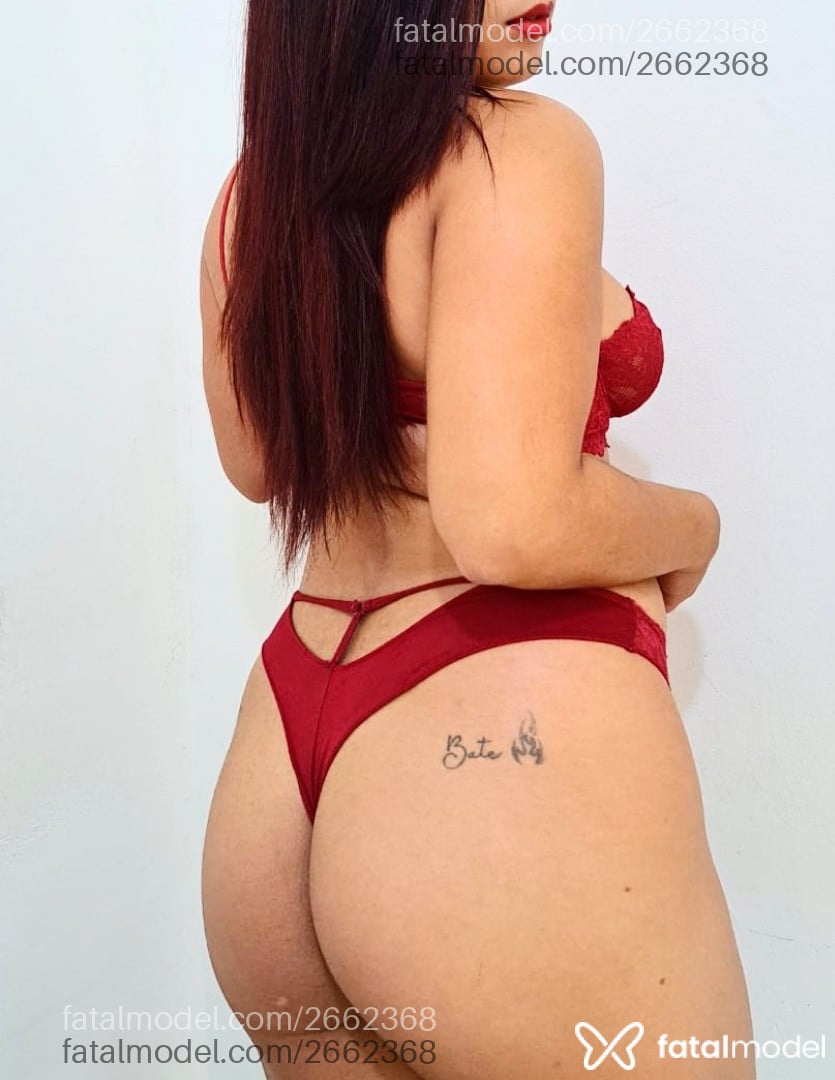 Acompanhante mulher com cabelo castanho de olhos castanhos em Oliveira - Raquel