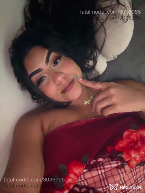 Acompanhante mulher morena (o) de olhos castanhos - Jhully