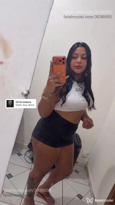 Acompanhante mulher morena (o) de olhos castanhos - Jhully