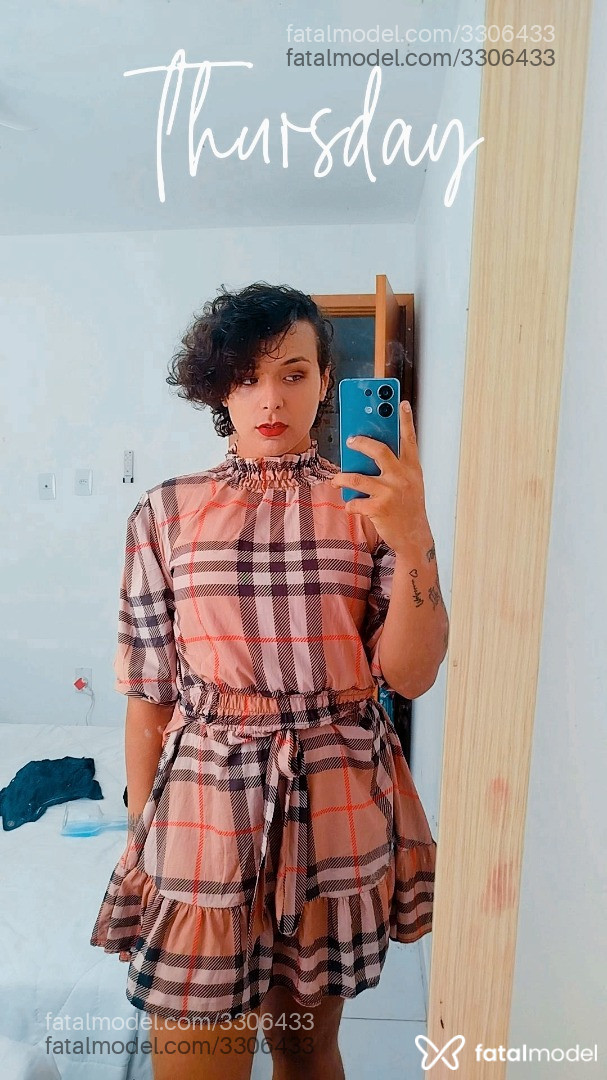 Acompanhante mulher trans com cabelo castanho de olhos verdes - Bruna Lizzie Acompanhante mulher trans com cabelo castanho de olhos verdes - Bruna Lizzie
